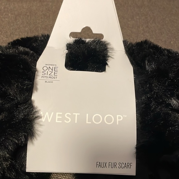 NWT!!!  West Loop Faux Scarf -OS - Picture 2 of 4